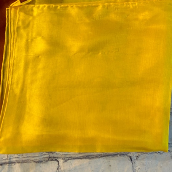 LOT OF (3) VINTAGE SMALL SQUARE SILK HAND ROLLED JAPAN SCARVES - Picture 11 of 12